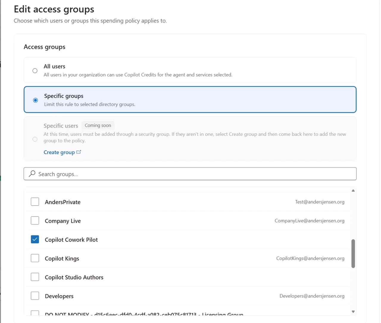 Panelet Edit access groups med Specific groups valgt og flueben ved security-gruppen Copilot Cowork Pilot