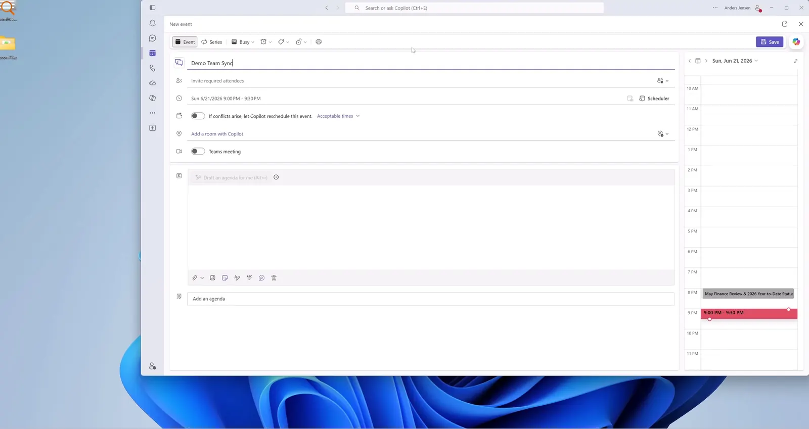 Et nyt møde oprettes i Outlook-kalenderen med titel, deltager og tidspunkt